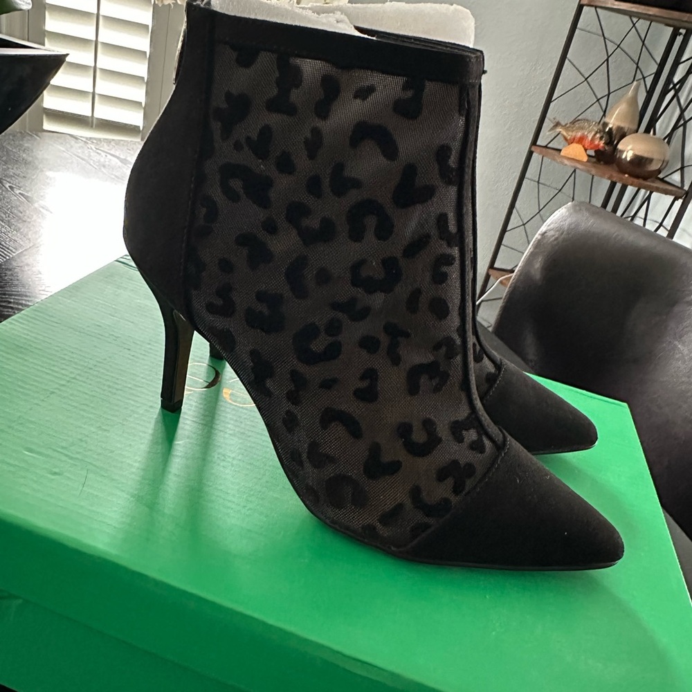 J.Renee Black Heeled Boots with Textured Sophistication